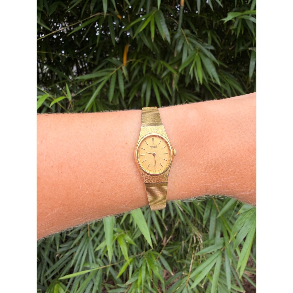 VTG 1990s Seiko Quartz Gold Tone Mesh Bracelet Watch 2C20-6470 Japan Movt